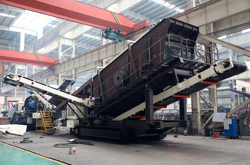 粉碎建筑垃圾有利润吗？一套时产300吨移动建筑垃圾粉碎机多少钱？